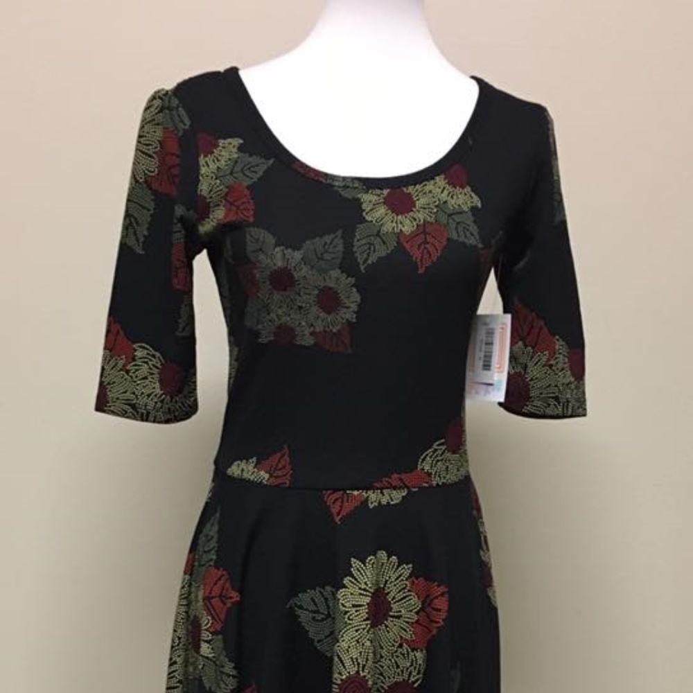 LuLaRoe Nicole Size Medium